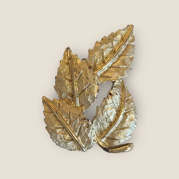Vintage Gold Tone Textured Multi Leaf Pin Brooch Estate - Picture 6 of 7
